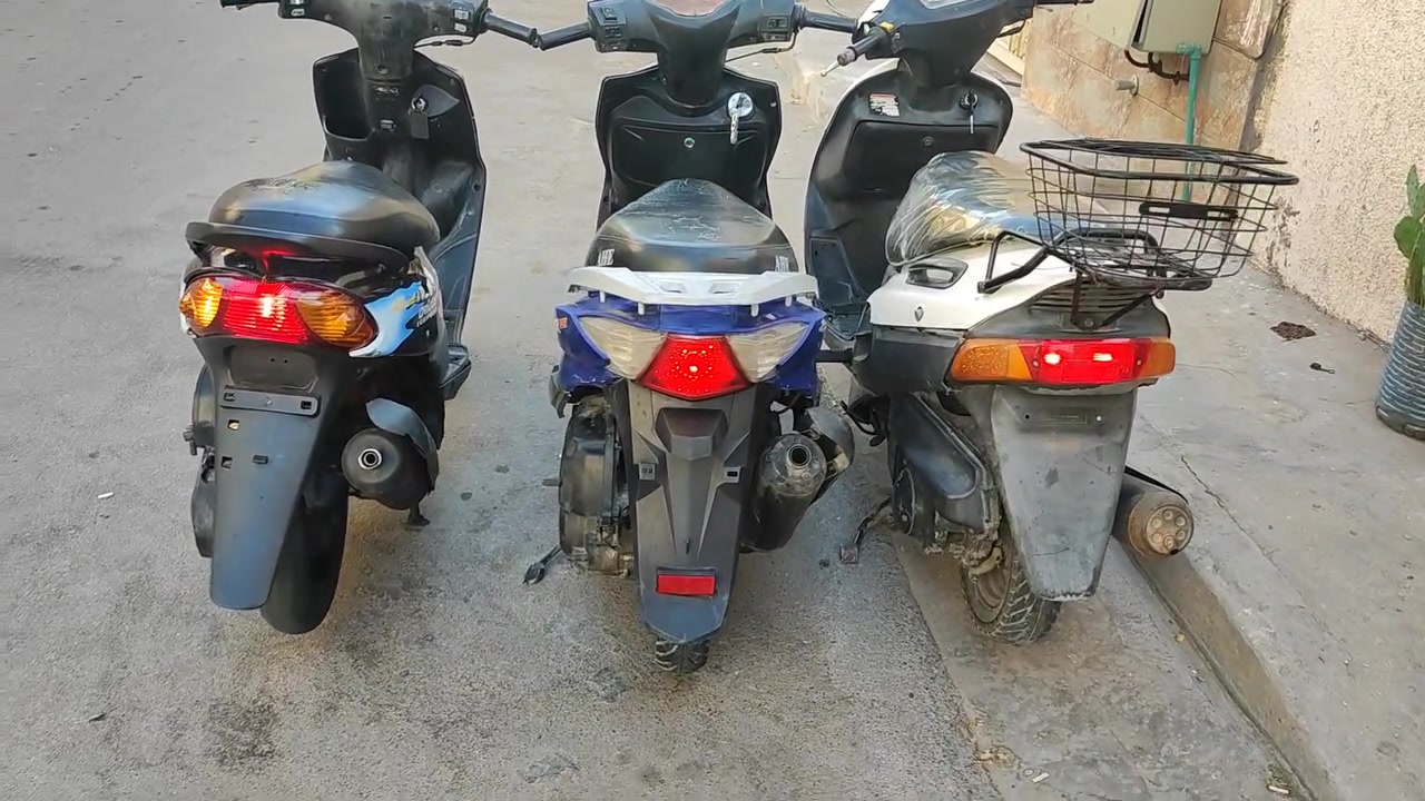 سلام عليكم الدراجه البيضه سازوكي سرعه 100 كامله ونكره سلف وين ميعجبك روح بيه سعره 400
الدراجه الزركه زت ار. سرعه 120 نظيفه جداآ ورياضي فول شلعه مخيفه جدآ كهربائيات كامله ونكره سويج السعر 350
الدراجه ماكس قجمه  لون اسود موشم سرعه 120 كهربائيات جاهزه وشلعه مخيفه السعر 350
 حبايب الدراجات مشتغلات  كدامكم ورجآ رجآ لحد يكسر برزق العالم معجبك السعر. شوف وعبر المنشور قطع الاعناق ولا قطع الارزاق رقمي *********** واتساب موجود  اسف للاطاله
