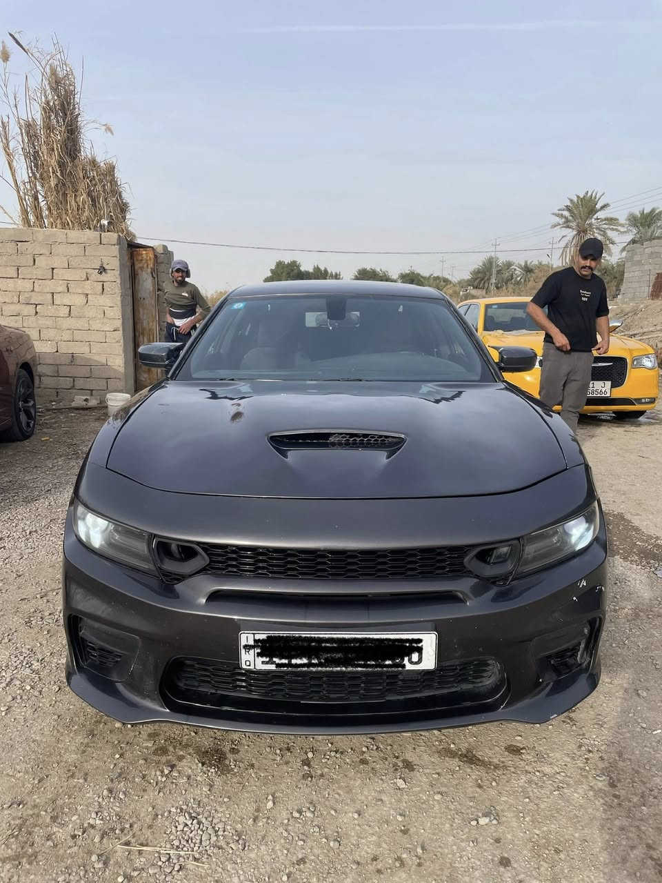 السلام عليكم
للبيع او مراوس
جارجر 2015 اصل رقم بصرة
سنوية ل 2029
محرك 3.6 سيارة جاهزة ومكملة من كل النواحي كير محرك جدد
حداديه ،جديدة تخم تاير ،جديد ؛جاهزة من كلشي ) حادث السيارة بچم 
السعر 155$ بيه مجال قليل 
مكان سوق الشيوخ
📞***********
