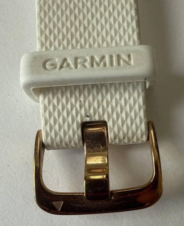 ساعه كارمن GARMIN Vivomve HR الساعه ميل شاشه الكترونيه مخفيه الساعه باله
السعر على الخاص


**إذا كنت صاحب هذا الإعلان وتريد حذفه لأي سبب، رجاءا أرسل رسالة إلى الدعم الفني**