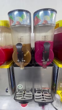 مكينه سلاش ازبراي اخت جديده نضيفه جدا بلاديه مكاني بغداد07783327390