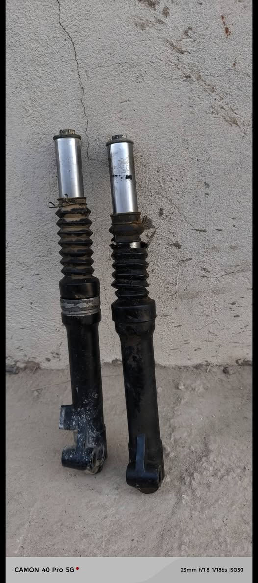 سلام عليكم غراض مال فراشه للبيع
1.أشاير بلاديات اصليات مختمات  5.000

2.شوته اصليه سعرها 5.000

3.كاسحه 7.000 

4.طوافه شرط اصليه مال حاويه 7.000

5.دبلات اماميه اصليات سعر 12.000

6.شيال مال مكينه شرط اصلي الواحد 10.000

7.قوايش مال حاويه الواحد على 5.000

8. كلوبات زنون عالي ابيض ناصي شمسي 3.000

مكاني نجف شارع المطار الجديد الياخذهن شلعه وحده اداري بسعر 

***********
