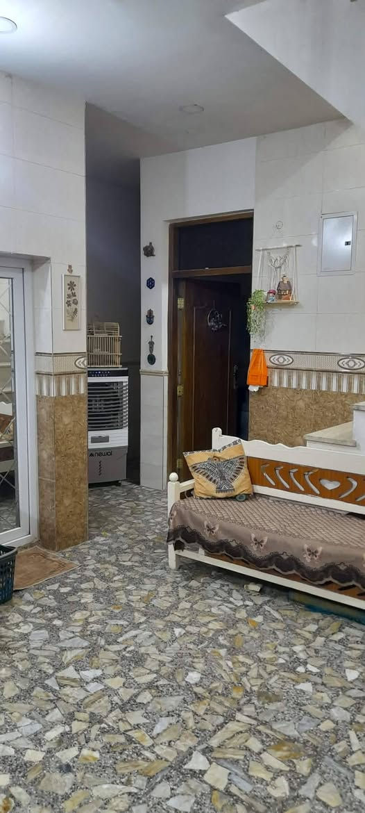سلام عليكم بيت البيع 
بيت للبيع في الاف المفروز مساحه 62او نص طابقين كامل واجه 6او ربع نزال 10 طابق الارضي   ندخلين البيت ستقبال +حولي +مطبخ +حمام طابق الثاني غرفتين نوم قريب من شارع 15ثاني قطعه رقم العقار 1122/2/10
السعر 118او بي مجال  الي عنده عقار ضمن منطقة 2 10او 3 10مشتري جاهز ثاني يوم فتح بيان تصلو وات ساب او راسلو صفحه 
***********
***********
