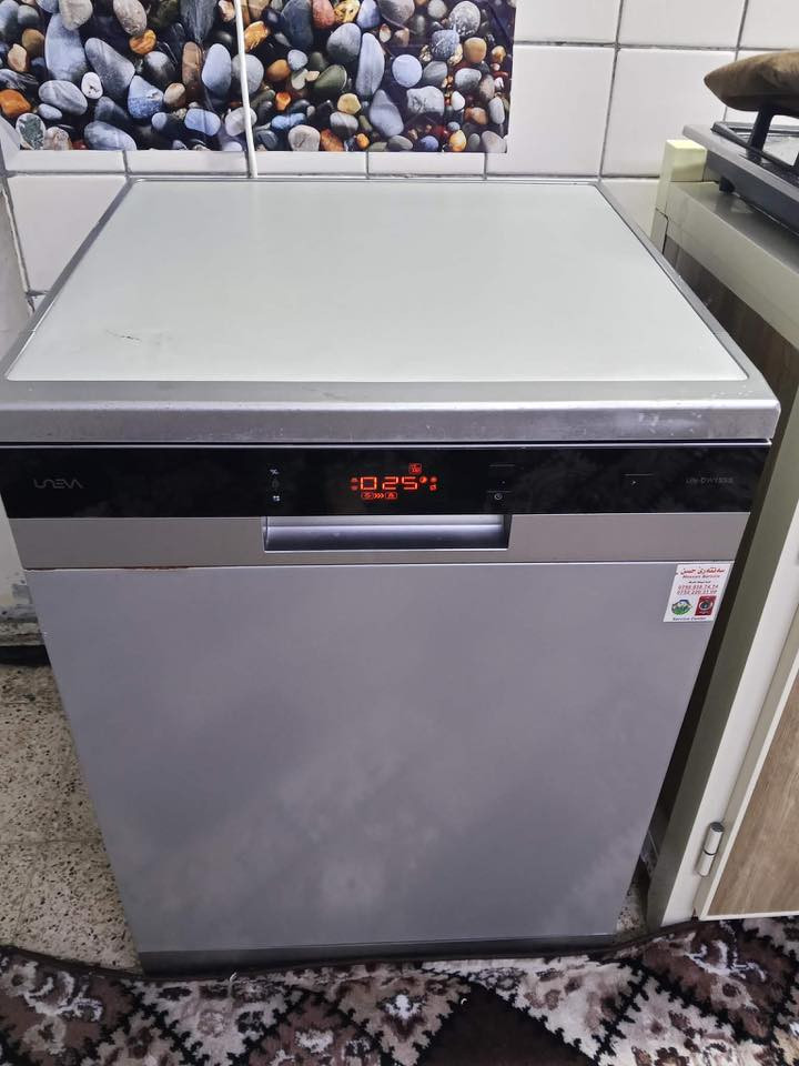 غساله صحون مابيه اي عيب بس ب١٠٠ الف ***********
