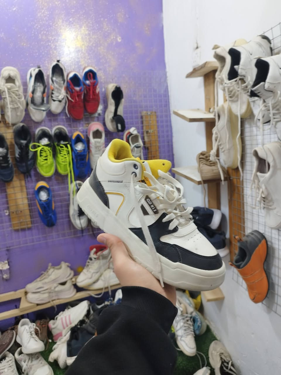 السلام عليكم
 أحذية بالة نضيفات شلعة كاملة ابيع القطعة على 3000 مابيع قطعة قطعتين شلعة كاملة من 100ـ250قطعة 
والي يريد يجي يشوف بعينه 
المكان الديوانية قضاء الشامية 
سبب البيع ؟ عدم التفرغ


**إذا كنت صاحب هذا الإعلان وتريد حذفه لأي سبب، رجاءا أرسل رسالة إلى الدعم الفني**