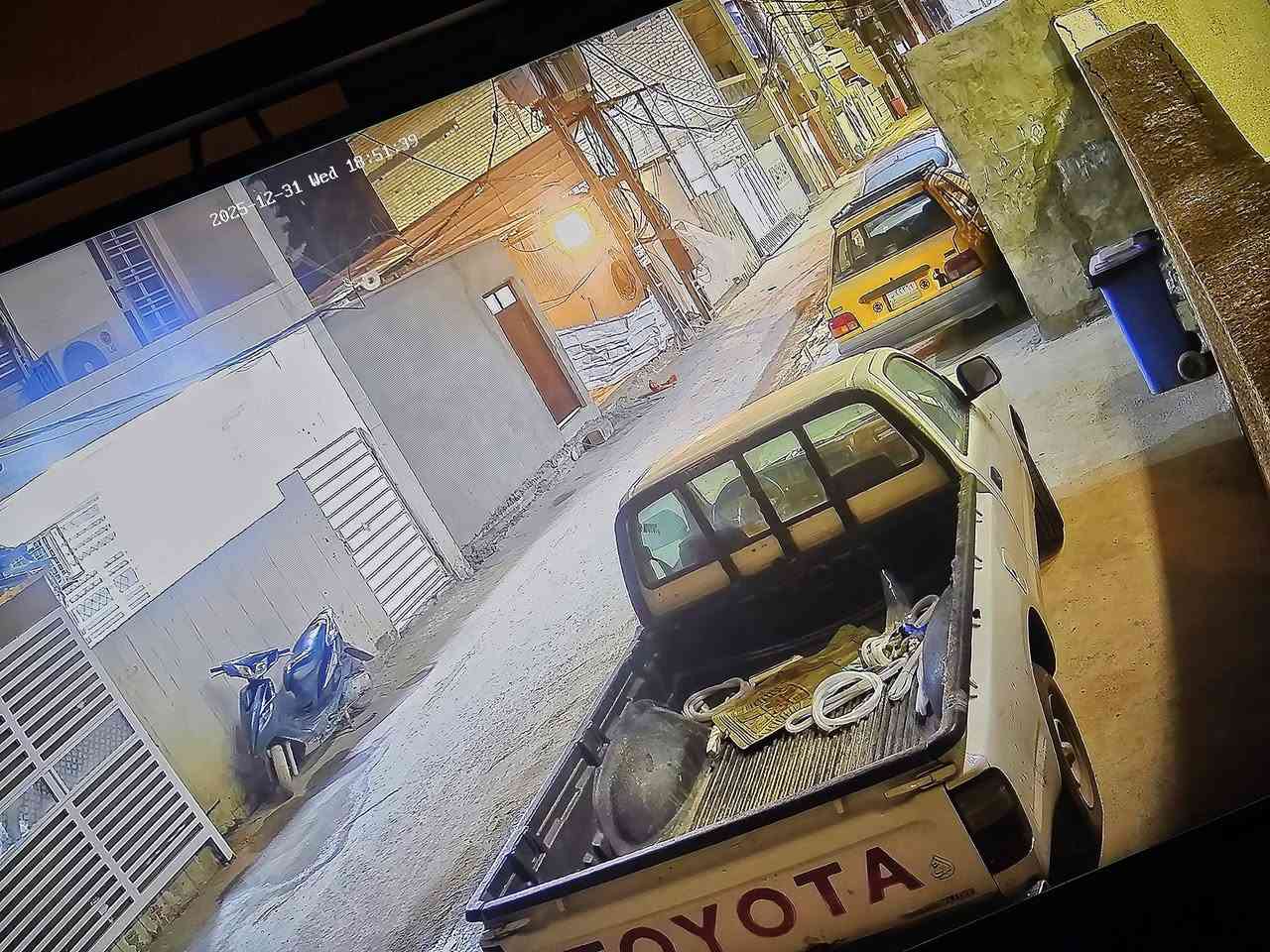 السلام عليكم كت كاميرات للبيع اسوار 5 ميكا ايبي فول كلر 4 فلاشات مع جهاز NVR مبرمج + ملحقاتهم كاملة وهاي لصور ب لنهار والليل + وصل ضمان من لوكالة مال اسوار سنة مدة لاستخدام ساعات فقط سبب البيع احتاج شي اقوى بعد للاستفسار ع لخاص او *********** وليريد ع لواتساب ادزله لصور اوصح من دقة لفيس
