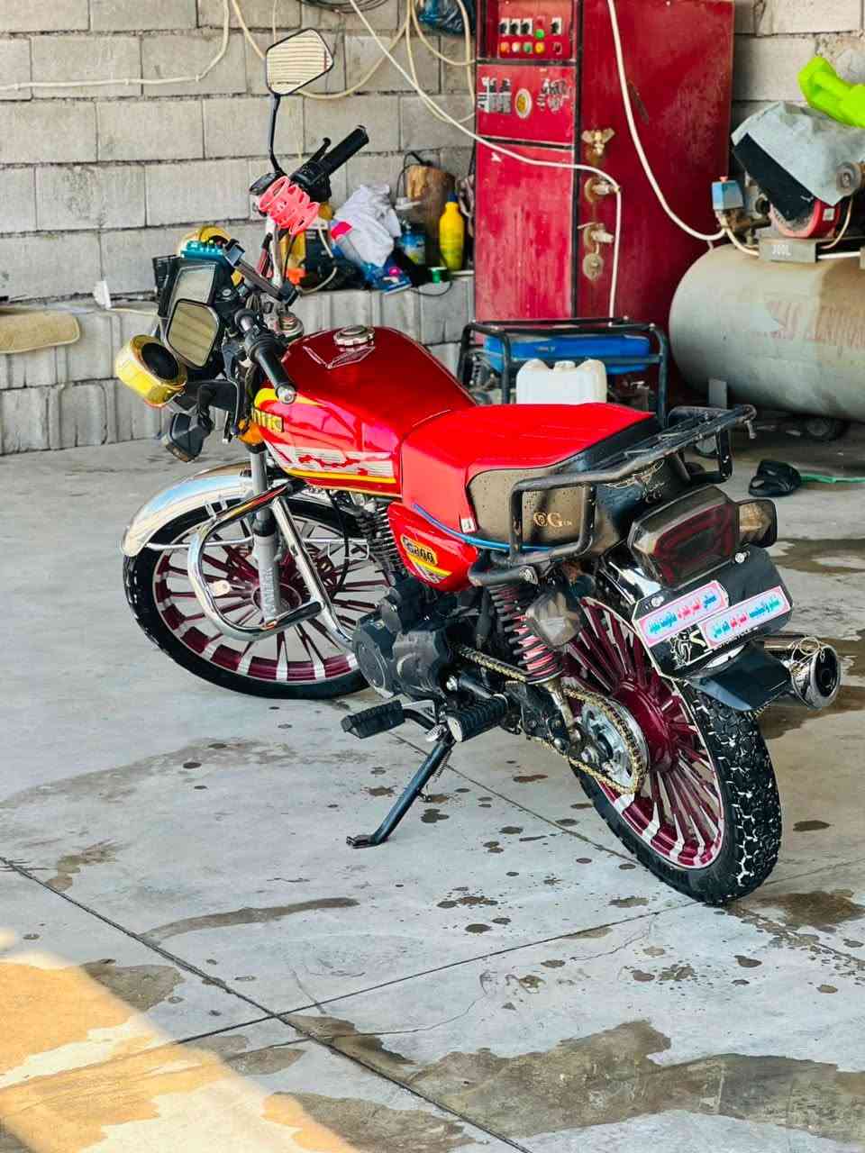 سيفان موديل ٢٥  دراجه. فقد مبدل الشاشه. والباقي شوف  العين يبري الذمه كهربيات. شغاله    السعر ٦٠٠وبيها مجال مكاني قضاء العلم ***********
