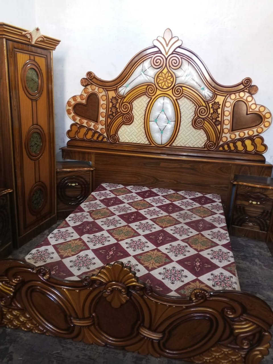 650غرفه ست ابواب اخت الجديده مال عرسان بغداد الحسينيه مال الراشديه وعندي توصيل***********
