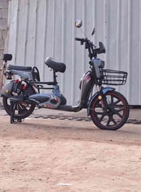 دراجة شحن لبيع موديل ٢٥ جديدة ٥بطاريه كلشي  عل الفحص 07779900151
