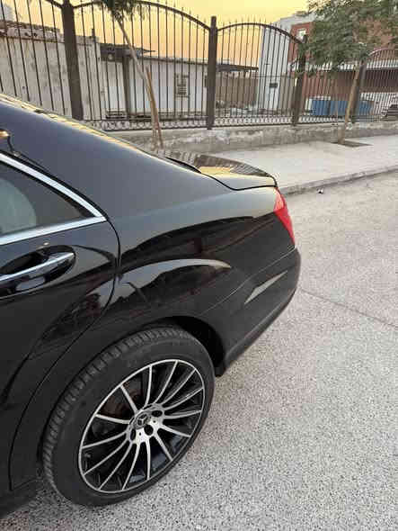 السلام عليكم للبيع او مراوس مارسيدس S350 موديل 2011 اصل خليجيه باب طويل محرك 6 سلندر ابو العقل المرغوب كير محرك كاملات صدر خلفي جديد السياره بيهة صبغ فقط جاملغ الخلفي والباقي كلير والسونار موجود ويه الصور بدون ايرباك بدون دواخل السياره فول بنوراما ماشيه 164 كيلو رقم بغداد الجديد بأسمي تحويل مباشر السعر 190$ وبيهة مجال مكاني بغداد المنصور للاتصال ***********
