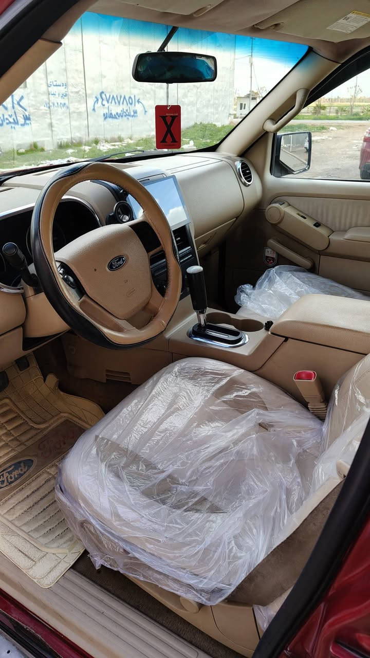 🚨🚨🚨(السعر 90 ورقة وبيها مجال )
سلام عليكم فورد أكسبلورر للبيع موديل 2006 السيارة مو فول تقريباً نص فول على مواصفاته المعروفة كلشي بشرط جير وماكينه ساعة مشالله رقم اربيل ثانوية وهزة وتايرات كله جديد نظافته مثل ماموضح كدامكم شرط بس تضرب السويج وتسوق كلشي بيها مظبوط صارف عليها من الألف للياء الدعامية الي ورا بس المعجون مشلوع لأن قبل يومين الله يصلحه واحد جان نايم ويسوق فضرب السيارة من ورا وانتو تدرون الشصي مال هاي السيارة مو حديد تيتانيوم حالف ماينطعج😅 وغير هيج عندك من جهة السكن بابين وجاملغ أمام بدون دواخل للتواصل مكاني أربيل وهذا رقمي 
***********
