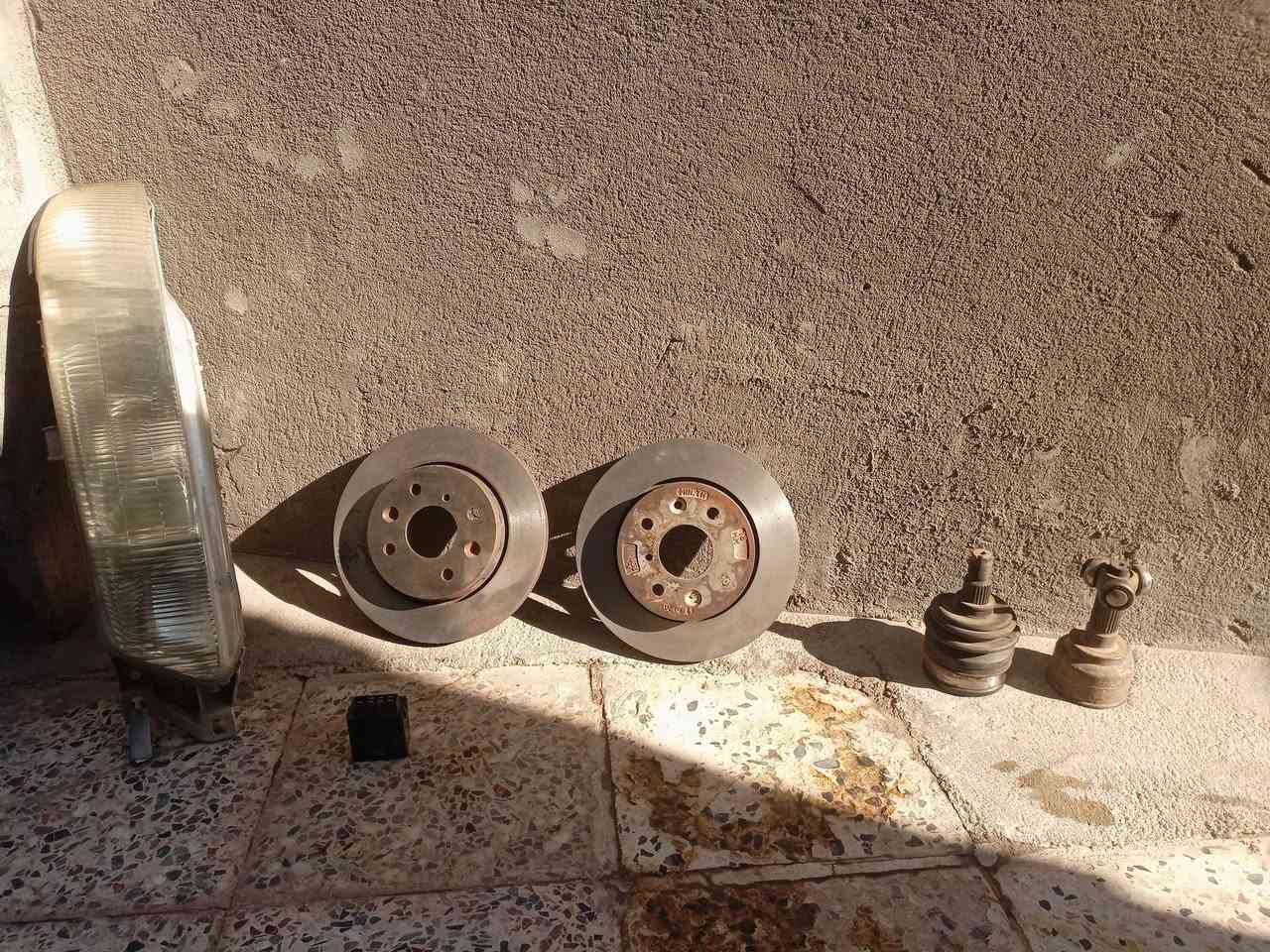 سلام عليكم
أدوات سيفيا 95 ذني البل صور فلنجات مصفرة + تك لايت + كرايم شفت + كتف إشارة 

السعر 40 الف وبيهن مجال 
مكاني حي الزهور 
شراي اتصل ع هذا الرقم 

0787 894 0513
