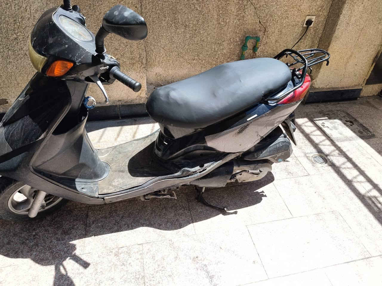 سلام عليكم
اكزز للبيع. بيع مستعجل 
نوزل فيت بم لون اسود 
السعر 550الف مجال قليل جداً الموشراي والي بس يعامل لا يتصل رجاءٍ 
الاتصال على ***********
