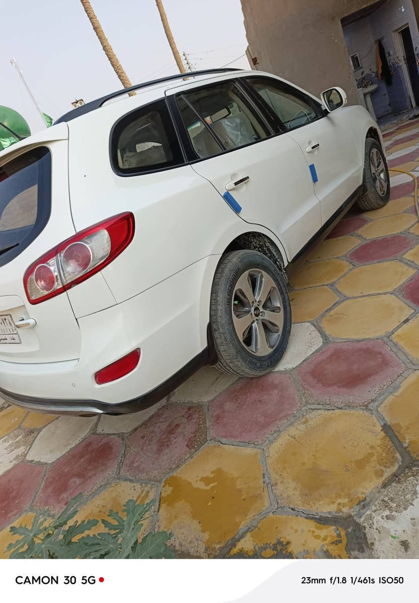 السلام وعليكم سنتافي للبيع موديل 2012 سياره جديده ماكينه وكير كفاله ماكينه 6 سلندر سياره كلش حلوه فول مواصفات وجاهزه رقم بغداد تخم تاير جديده تبريد ثلج شاشه وبيها قطعتين باب الصدر وجاملغ سعر 138 وبيها مجال المكان بابل القاسم رقم الهاتف. ***********
