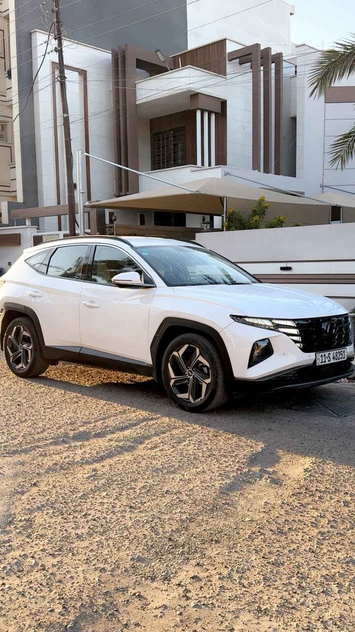 هونداي توكسان خليجيه موديل 2023 محرك 2000 سي سي المرغوب مواصفاتهة ويل جبير كروم بصمه تشغيل وابواب مري شفط اشاره بالمري بردات ابواب خلفيه كراسي جلد ابيض بلادي وكرسيين كهرباء وحساس امامي خلفي كامره شاشه ايبات هندبريك دكمه شاحن وايرلس لايت لد زينون وبقيه مواصفات المعروفه السياره ماشيه 60 الف كيلو مغلفه كشناتهة ودواخلهة من هيه زيرو مكفوله من صبغ وتبديل وضرر بيهة كم ملاحضه مذكوره بسونار وسونار ويه الصور مرفق رقم بغداد هزه جديده بسمي لسعر 19000$ وبيهة مجال بسيط مكاني بغداد عامريه ***********
