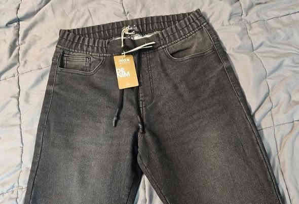 التميز يناديك 

 بناطير  كابوي   ماركات  جيدة  ومتميزة شاهد وتمتع 

قياسات 30 ,32  , 34 ,38   .. قياسات مرفقه  مع كل صورة 
 
السعر ٢٥ الف 

خامه قطن  خفيف ، فصال ليكرا  ،  من الأسفل حجل 

تابع كل ما هو جديد ونادر ومميز 

للمزيد من المعلومات يرجى التواصل على الخاص او التواصل على الواتس اب على رقم الهاتف ***********
