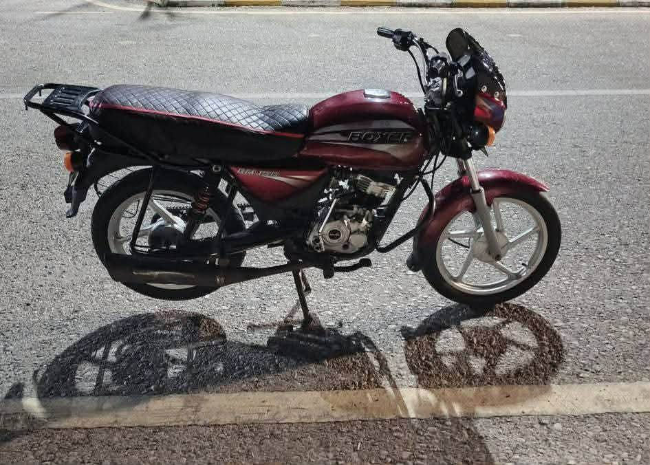 دراجه بوكسر موديل ١٧ أوراق كهربائيات شغاله لا تدهين لا تبخير مكينه نضيفه مكان مكان علي الغربي السعر ٧٥٠ ***********
