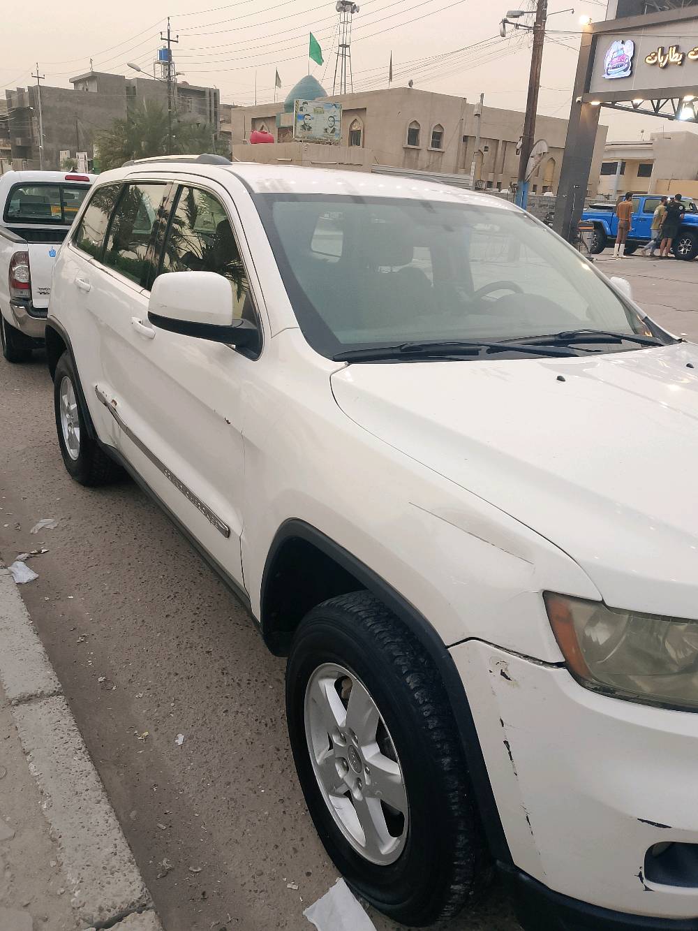 جيب لاريدو 2011 واريد بدون حادث واماكن بيه طخات داخل العراق  السعر 12500 دولار