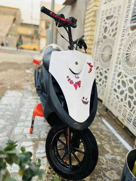 سلام عليكم ماكس عدله مال العب دراجه هندر واحد شوكت ماتريد تشغل دراجه شلعه ومعدل وخير من الله دراجه بيه تخم تايرات جديد صدر مامي جديد ضفيره كامله مكمله بس سلفه واكف بيه دخانه  من تشغل صبح شويه وتكطع مكاني بغداد زعفرانيه ***********
