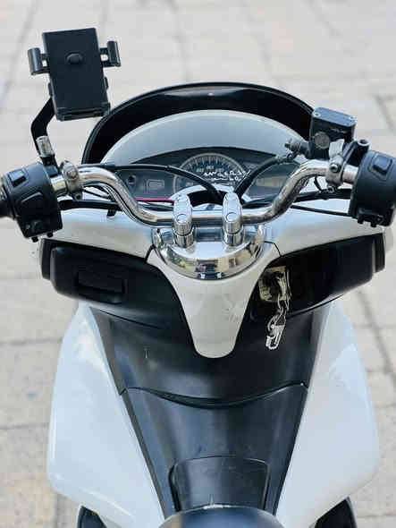 للبيع دراجه pcx ياباني الاصلي نوزل خطين ستان كهربائي حساس ازدحام دراجه جديده مكينه 150 حساس شلعه معدل خير من الله دراجه تتعب تكول جديده مال جناي ماشيه 16 الفً  بغداد الكرخ السعر مليون و 250وبيهه مجال ***********
