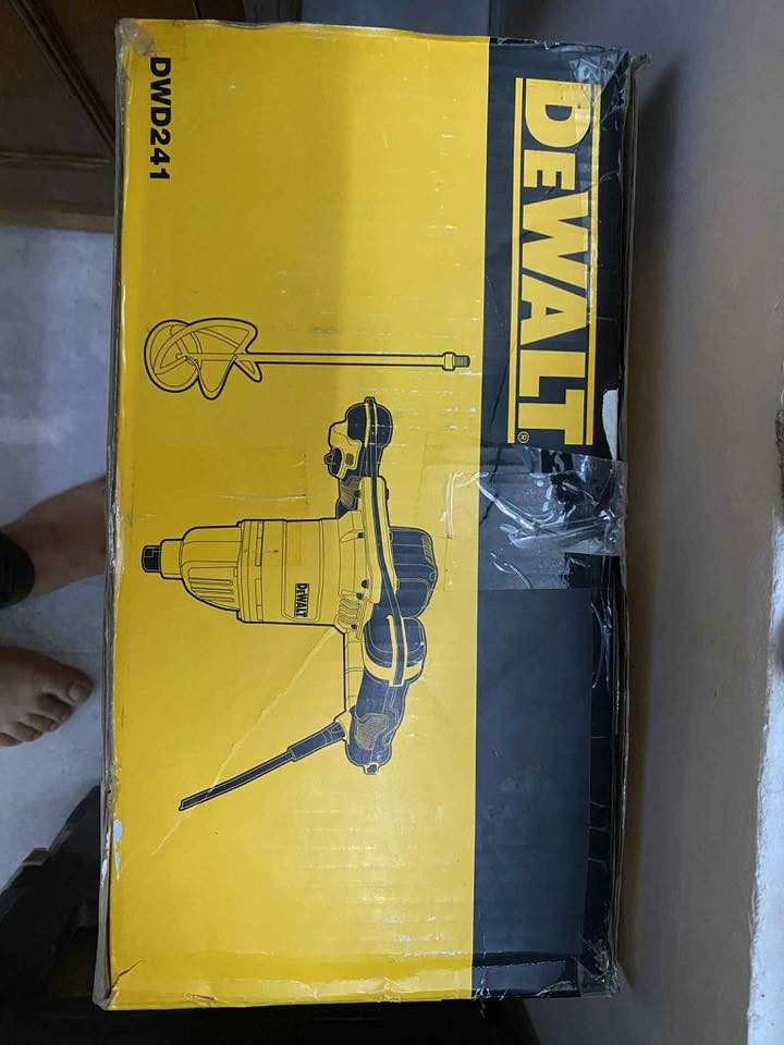 عندي هذي الخباطة مال مادة لاسقه من شريكة ديوالت الامريكية للبيع حط سعر وتدلل
للتواصل *********** بي واتساب
