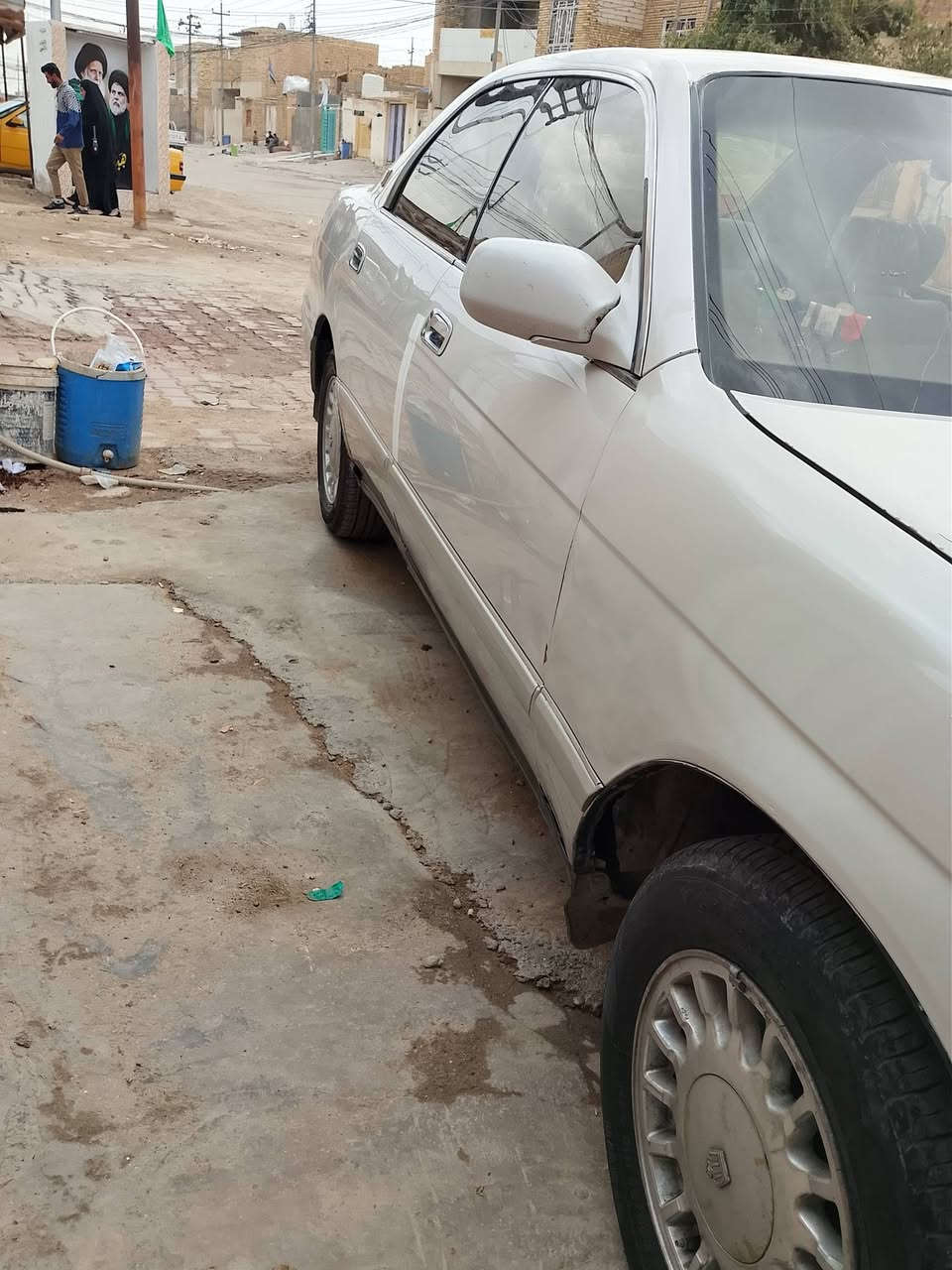 اللبيع كراؤن بطه منفصل موديل  94 السنويه منتهية بل 2019 السيارة مكفوله كص ونقل جثه وصوليات تبريد عاطل وصاحبها الشرعي بل العمارة ايريد مداور كير مكينة حداديه خير من الله سعرها 55$ وبيها مجال الاتصال ***********
