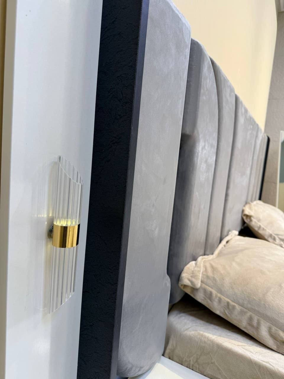 غرفة نوم ناز ابواب 7 قطع معمل اصلي درجة اولى📢

نفس الصورة بالضبط💯
برغي وجوي حديد
سرير جك خزان 
نرمايد هيدروليك 
سكك ثلاث مراحل  
متوفرة بلون كريمي
كنتور 6 باب قياس 225سم✅
ملحق كنتور 2 باب 75سم✅
سرير 180*200✅
كومديات عدد 2✅
ميز تواليت✅
مراة قيافه✅


**إذا كنت صاحب هذا الإعلان وتريد حذفه لأي سبب، رجاءا أرسل رسالة إلى الدعم الفني**