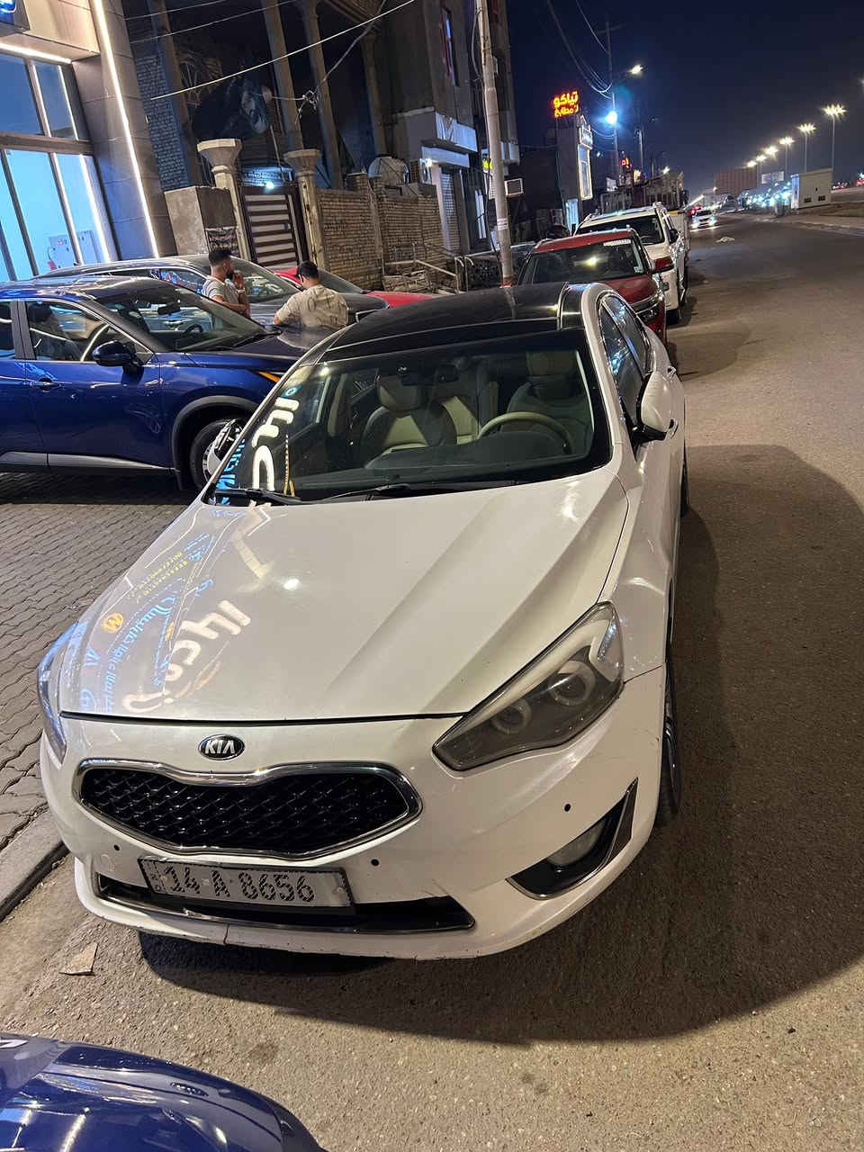 السلام عليكم
كيا كادتنزا 2014 خليجي 
الصبغ: ابيع داير ولاكن بيها بيبان ثنين
المواصفات: 1/1 فول ملكي داخل ابيض 
شاشه حجم كبير كار بلادي اصليه
محرك 3500 محرك كير جيد جداً 
رقم بصره الدولي الجديد السياره بأسمي ثاني يوم تحويل وسنويه جديده هزه جديده
السعر/ 115
للاستفسار/ *********** بي واتساب متواجد بي
