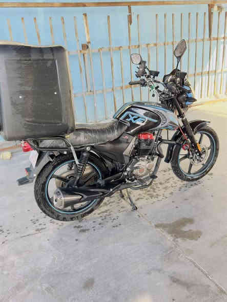 السلام عليكم دراجه شاينك ٢٠٢٣ طالعه من الوكيل ٢٠٢٥ 
المكينه مامفتوحه الدراجه نضيفه كدام عينكم 

السعر 1500 قفل 

اوراق اصورلي بس مامرقمهه يعني تترقم عادي 

العنوان : الديوانيه _ حي الجامعه 

***********

سبب البيع : بارده بليل مو مال شغل 😁
