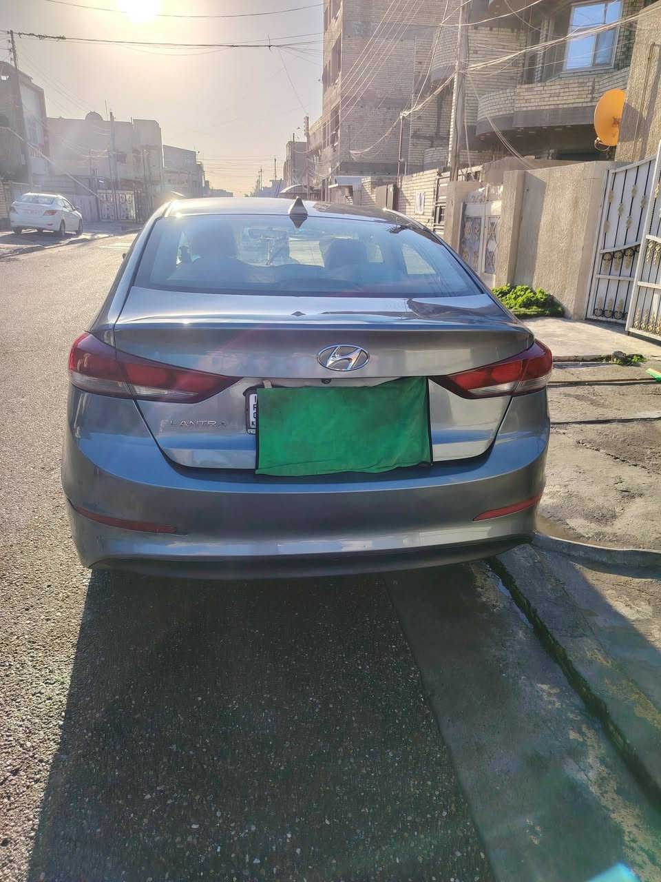 السلام عليكم النترا للبيع 2017 وارد امريكي  مواصفات ويل كب  شاشه كامره رادار بصمه كشنات تدفئه مكينه كير خير من الله ماشيه 139 ميل تخم تاير  ايرباكات سليمه  موجود السونار بالمنشور السعر 119  رقم التلفون ***********
