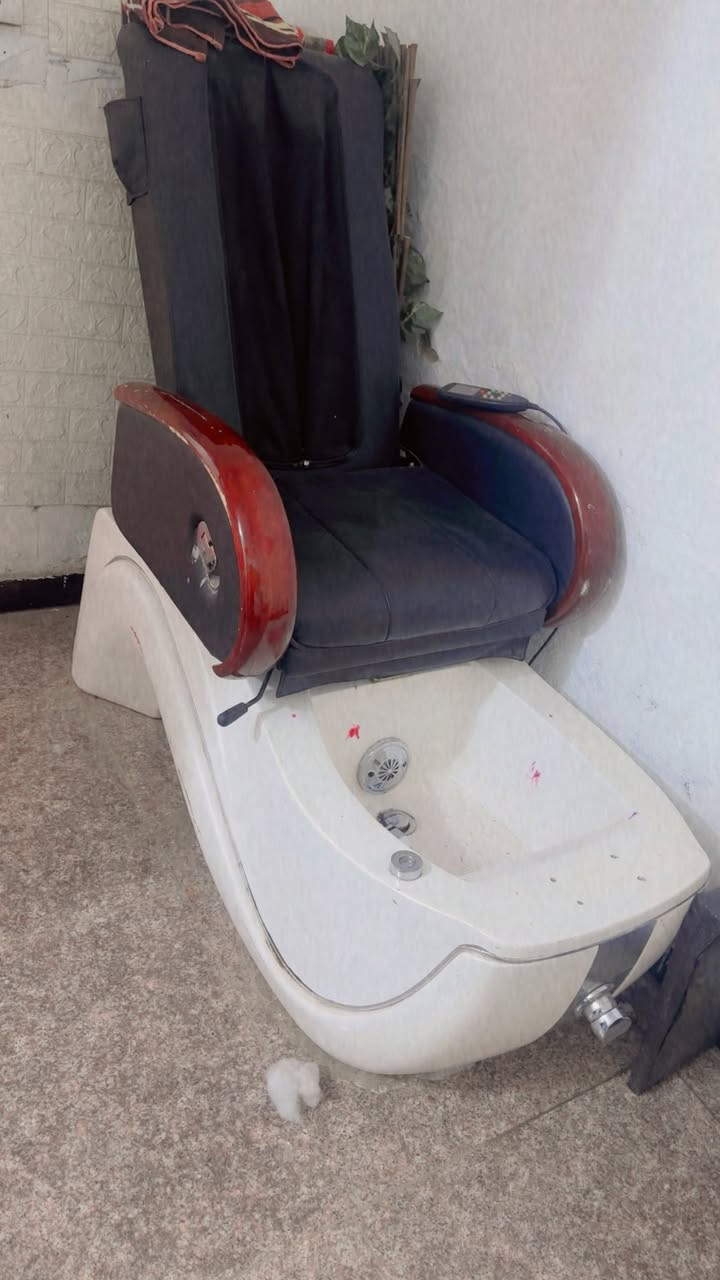 غراض البيع  بأسعار مناسبه. العنوان بلديات شارع الكنيسه


**إذا كنت صاحب هذا الإعلان وتريد حذفه لأي سبب، رجاءا أرسل رسالة إلى الدعم الفني**