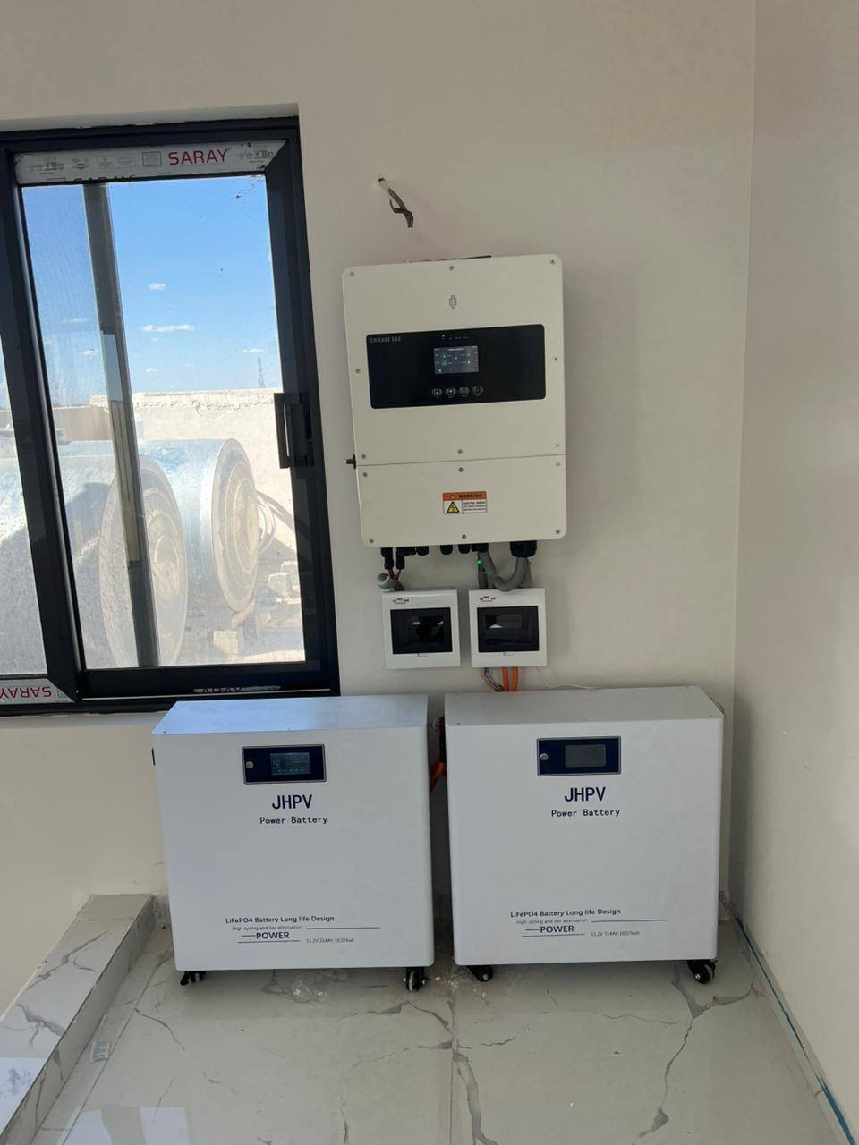 شارعت كوادرنا لتنفذ منضومة لهذا اليوم
دكتور ابراهيم 
تكريت  الأحتفالات 
الواح عدد 18
انفيرتر 8 KW
AP 65
بطاريات  16KW عدد 2
تنصيب ألواح الطاقة الشمسية ليس عملًا ميكانيكيآ فقط
بل هو مهمة تعتمد على خبرة الكادر، دقة التنفيذ، وفهم حقيقي للمنظومة من حيث المواد الرصينة

الكادر المحترف هو من يضمن: الاستفادة القصوى من الطاقة، استقرار الأداء على المدى الطويل، تقليل الأعطال ورفع كفاءة الاستثمار.

في شركة رياض المنيف واخوانه لحلول الطاقة الشمسية   نؤمن أن قوة أي منظومة تبدأ من الأيادي التي تنفّذها، ولهذا نعتمد على كادر متخصص يعمل وفق معايير مدروسة في كل مرحلة من مراحل التنصيب.

لأن الطاقة النظيفة لا تتحقق بالصدفة…
بل تُبنى بخبرة بشرية حقيقية.

للاستفسار والتواصل المديرالتنفيذي أستاذ رياض
📞 ***********
      ***********
https://www.facebook.com/share/17jWrTtY8z/
في حالة وجود خلل اتصل واتساب وستحل مشكلتك على يد مهندس الكهرباء أستاذ خلف***********
المهندس الفني  ومدير المبيعات مهندس عبدالله المنيف الجبوري 
***********
فرعنا الثاني محافظة صلاح الدين قضاء بيجي منطقة البعيجي بأدارة استاذ وعد
***********
***********
فرعناالثالث ناحية القيارة دورالقاعدة الشارع العام مجمع الصالح التجاري
بأدارة محمد الصالح
***********

#شركة رياض المنيف واخوانه لحلول الطاقة المتجددة
