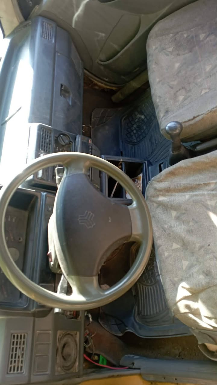 السلام عليكم سايبه موديل 11 سياره حلوه ونظيفه سنويه ***********لل 26 مكاني واسط محرك تعبان 17 وبها مجال
