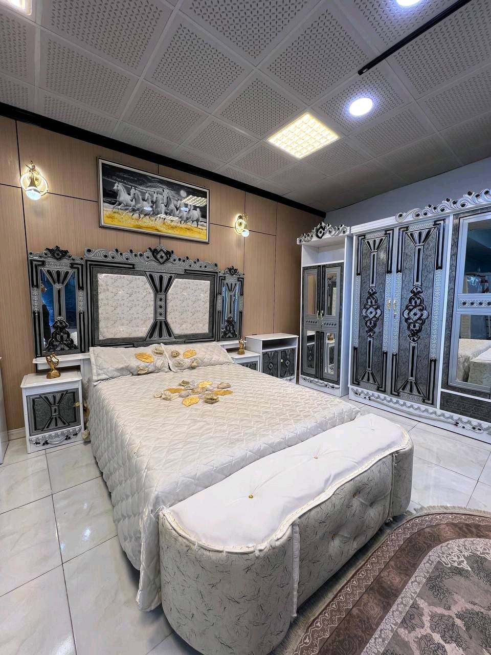 السعر ( مليون ) فقط😍

غرف نجاره عراقيه 💯💯

تتكون من ١٠ قطع 

عرض الكنتور٣مترات و٢٠سم

ارتفاع الكنتور مترين و٤٥سم

السرير بلوك ٦ ارجل

طول السرير 200 سم 

عرض السرير 160 سم 

الضهر شد براغي

الزاويه بارتفاع الكنتور 

الشازلون والطابوريه 75 الف 

الدوشك 150 الف  ضمان ٥ سنوات