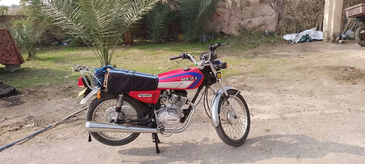 سلام عليكم دراجه لبيع بدون وراق دراجه برغي ما مفتوح بيه بعدهي جيس دراجه وكيليه وصل مو تعمير بكاني بنهر سعد سعره 750 وبخدمت شراي ***********
