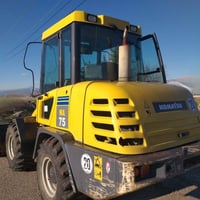 شفل کوماتسو WA75 مودیل 2002  رقم و سنوی سلیمانیە جدید  حتا 2029 کیر او...