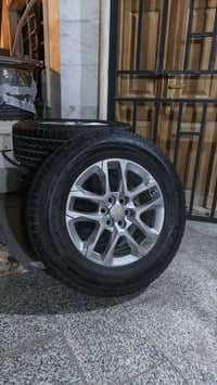 للبيع تخم ويل ترافرس حجم 18 اصلي وكاله مع 4 تايرات نظيفه جدا مشدود وكا...