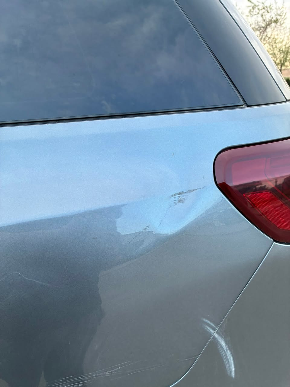 𝑮𝑴𝑪  𝑨𝑪𝑨𝑫𝑰𝑨  AT4 2022  جمسي اكاديا
مكينة 3600  V6 كير 9 سرعه AWD 
فول مواصفات  AT4
فتحتين سقف (بانوراما)
٧ راكب (سياحي)
بصمة تشغيل / بصمه ابواب
تشغيل عن بعد
رادار أمامي و خلفي وجانبي 
نظام كاميرا 360 
داتا شو
كشن تدفئه وتبريد
ستيرن تدفئة
ستيرن شفط كهربائي
صندوق شفت Auto
كشن خزن كهربائي
مانع انزلاق / تحديد مسار
قيادة ذاتيه / تثبيت سرعه
سستم سماعات
بريك بصمة Auto 

حادث  /  1GKKNLLS4NZ133330

مكينه وكير كفاله شرط سونار 
مسافة 71000 الف كيلو متر
العنوان /  موصل 

*********** /// السعر $225
