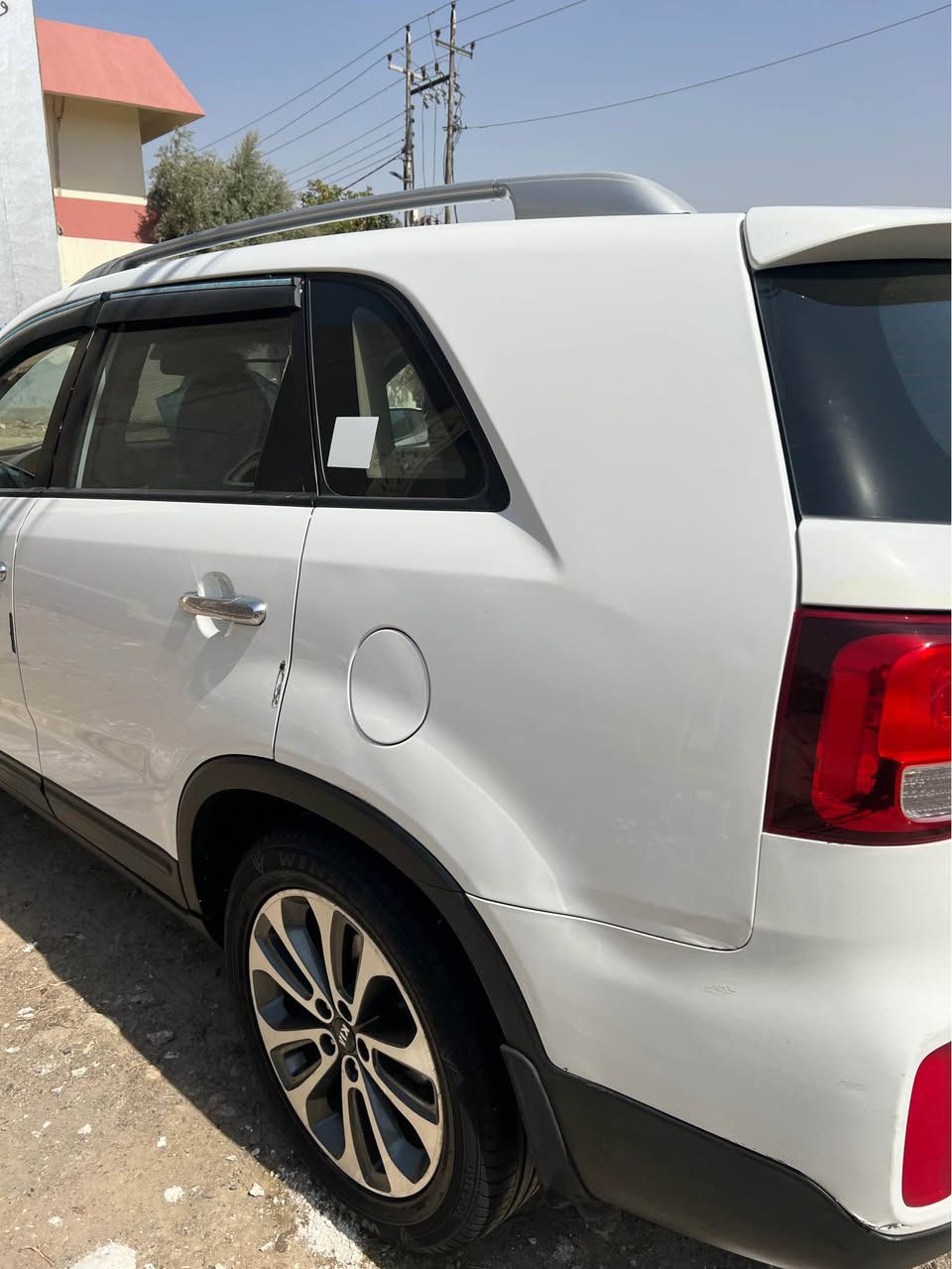 السلام عليكم 

كيه سورنتو  2015 خليجي كفاله عامه بس بيها طخه بخشم البنيد وطخه بجاملغ الخلفي السياره جاهزه ما بيه اي نقص 

مواصفات 
بصمه تشغيل 
بصمه ابواب
اشاير بلمري
لد امامي
7راكب + 3 قطع تبريد
ويل كروم
يدات نيكل ستيل
فول مواصفات ما عده البنراما (فتحه)

السعر 185$

*********** اتصال 📞 البصرة, العراق
