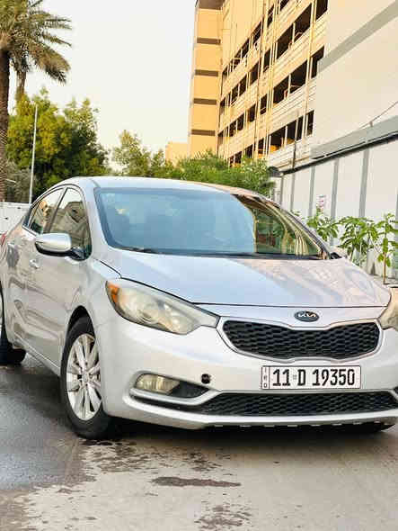 السلام عليكم 🫡 
فورتي موديل 14
حادث امريكة فقط دعاميه بدون ايرباك
هنا بالعراق صبغ 3قطع ونص وبنيد مبدل والأصلي موجود 
مواصفات 
محرك 2000دوش 
ماشيه 135ميل
تحكمات ستيرن 
شاشه تاب
تخم تاير جديد 
باتري جديد 
السياره جديده معنى 
للاتصال ***********
اخوان السعر 97 وبيه مجال جدا بسيط  العنوان الامين الثانيه 
السياره بسمي
