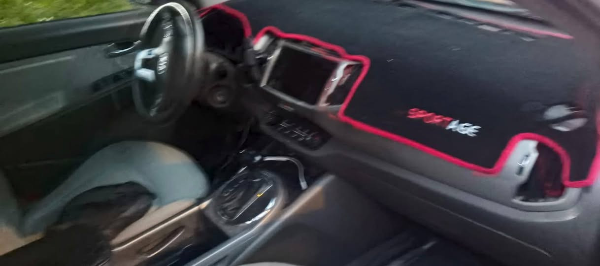 سبورتج 2011خليجي محرك 2000دوش بيها ٣ قطع صبغ الجنطه والبنيد وجاملغ الايسر السعر 110 رقمها اربيل ***********
