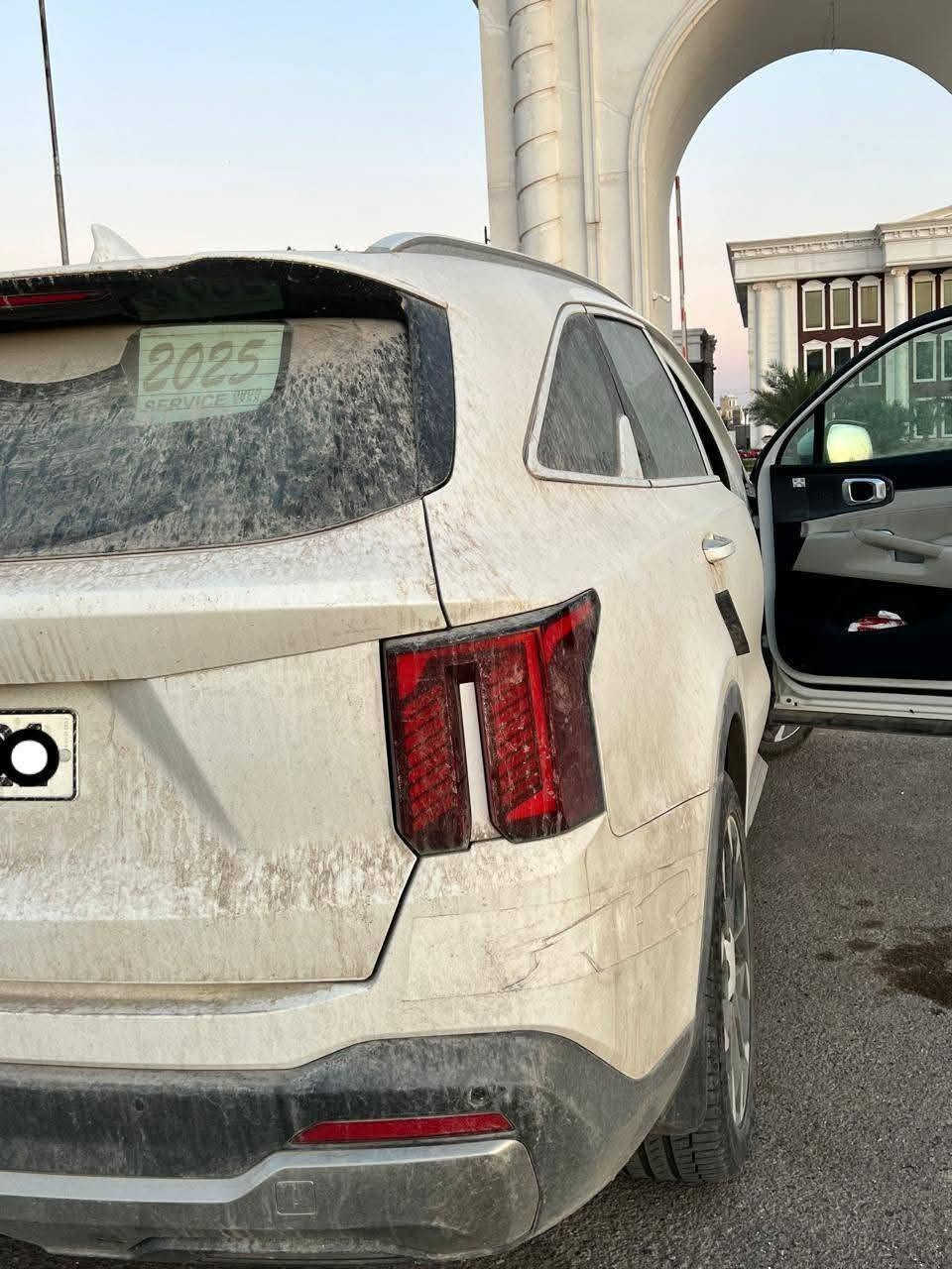السلام عليكم
سورنتو 2024 ماشيه 18 كفاله عامه 
مواصفات 
بنوراما    داتشو.  ويل 20
وباقي مواصفات معروفه 
مكان قرب مطار بغداد 
***********
