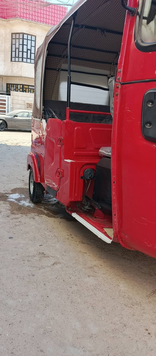 سلام عليكم تكتك للبيع رقم بصره محرك كفاله بس زنجيل وكلجات تكتك حلوه مكاني بصره ***********
