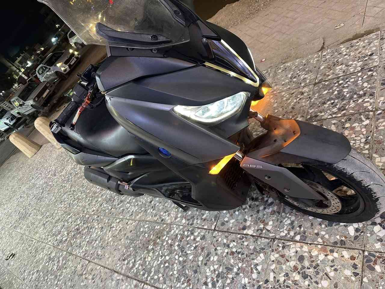 السلام عليكم دراجه X Max للبيع
الدراجه مال رمبه صارلهه شهر من نازله من الرمبه 

اوراق المعرض موجوده مكينه 300 

يدات تدفئه الدراجه مكفوله كفاله عامه 

مكان (مدينه الصدر )الشراي يتصل ***********
