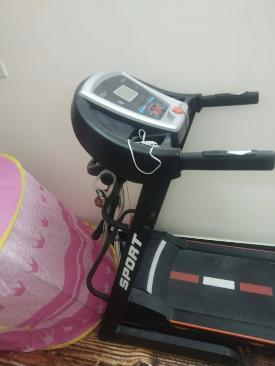 جهاز جري جدا نظيف السعر 300 بي مجال
عنوان فلوجة 
للاستفسار ***********
