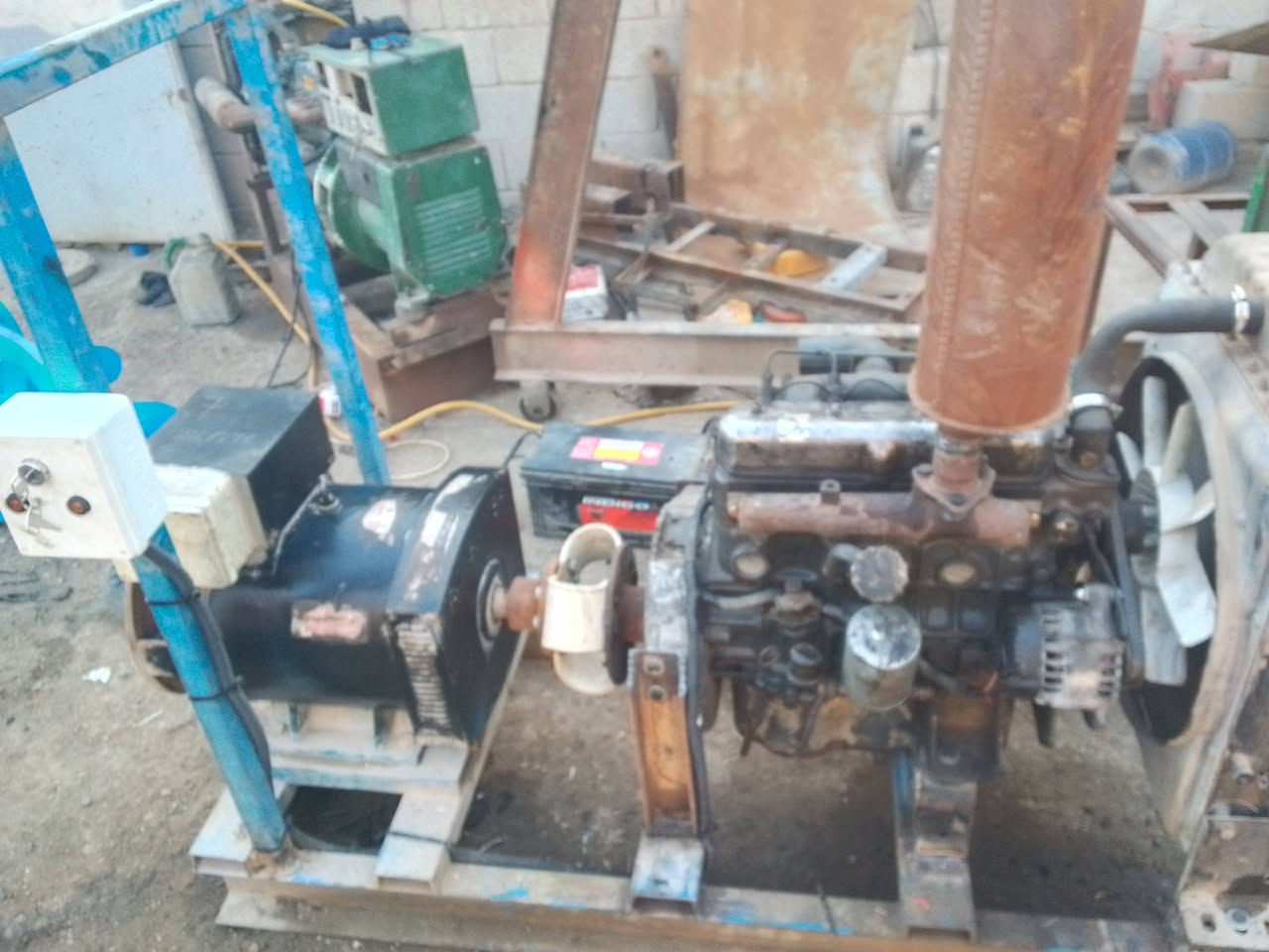 السلام عليكم مولد ميتسيبوشي 4بستم 24 كيفي مولد كابوته 10 كيفي 3 بستم 1105مع محركات 4 بستم 2203 براد ومحركات 3 بستم كابوته  مع راس توليد 12 كيفي دوره 3000 البيع العنوان الصويره للاستفسار الاتصال على الارقام  ***********/***********
