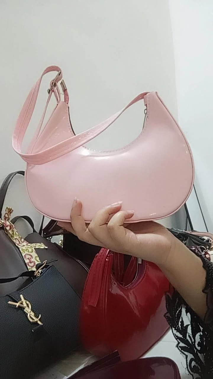 السلام عليكم
حقائب نسائية 
اسعار 4 و 5 
كوالتي عالي الجودة 
متوفر توصيل داخل ديالى 3 الاف


**إذا كنت صاحب هذا الإعلان وتريد حذفه لأي سبب، رجاءا أرسل رسالة إلى الدعم الفني**