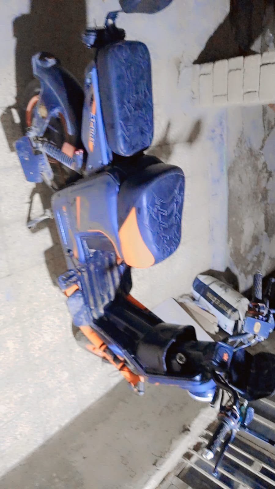 الامين الثانية نقصها بطاريات فقط  