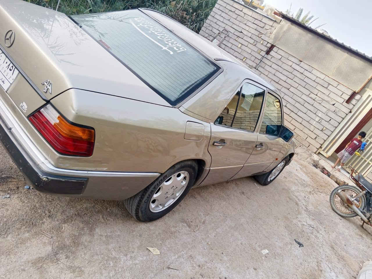سلام عليكم من رخصه مدير الكروب مارسدس دب للبيع او مراوس مديل 88محدث 92سياره جاهزه من كلشي حداده تبريد مكينه كير من كشر خير من الله سياره نضيفه وجاهزه من كلشي سنويه منتهيه ب25تحويل السعر 58وبيهامجال عنوان بصره قضاء المدينه بلهوير اتصل وخادم ***********او***********
