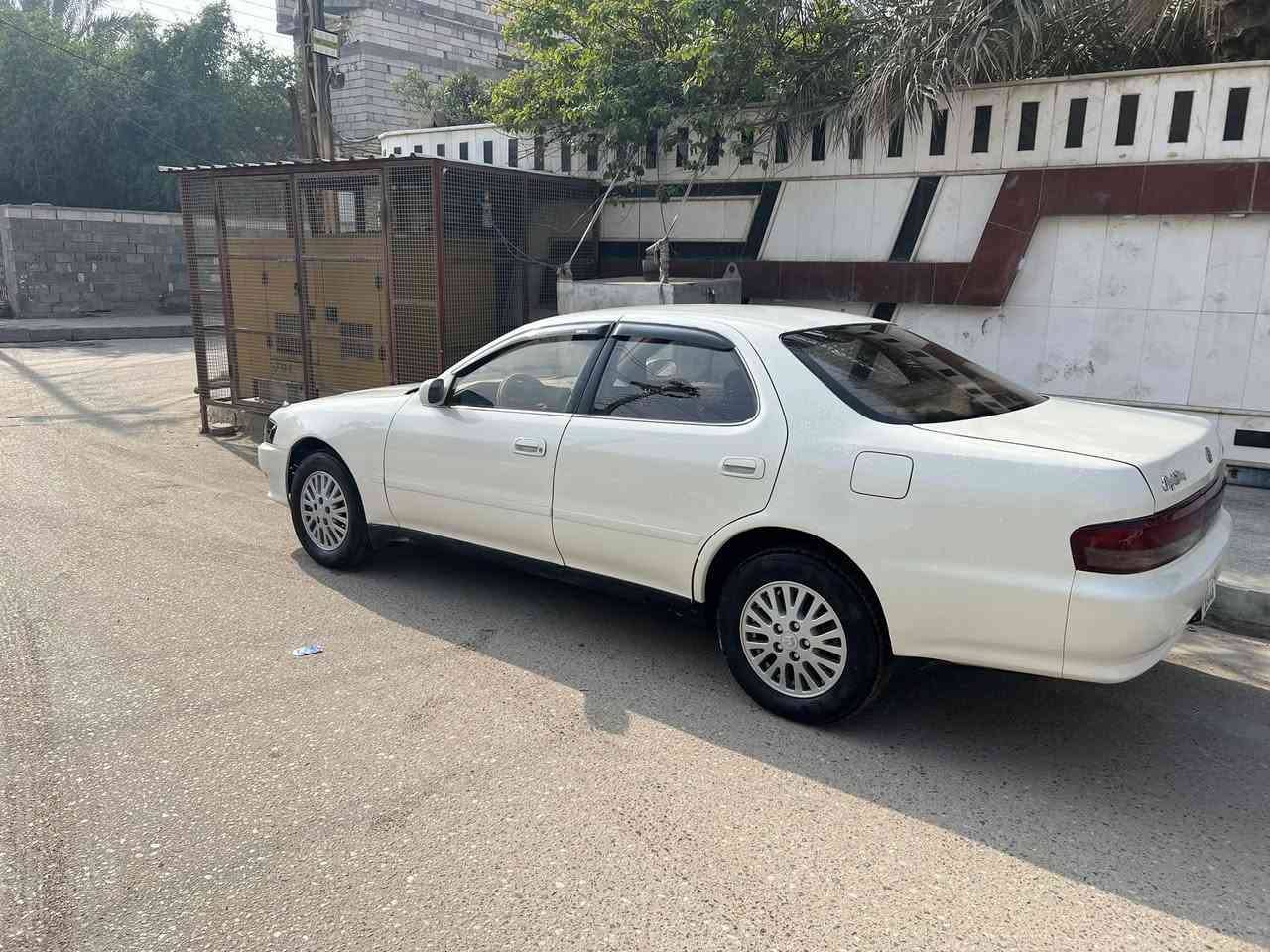 السلام عليكم للبيع سياره كرسته لون ابيض صدفي تحويل ثاني يوم رقم انكليزي مكفوله من الضربه القويه سياره مصبوغه عام للجماليه كير مكينه دواخل كلهن جدد  السعر 
62 وبيه مجال مكاني البصره الموفقيه الاملاك ***********
