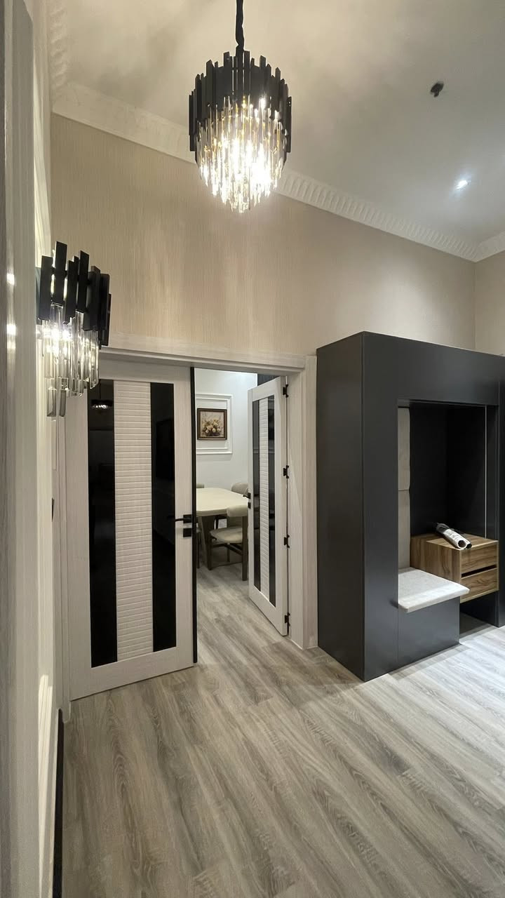 للبيع

شقة مؤثثة في مجمع رويال ستي السكني / علي الصالح

🔴أطلالة على الحديقة و الكراج 

المساحة 198 متر مربع 

البناية 

الطابق رقم 1 

تحتوي على ثلاث غرف نوم وصالة ومطبخ ثلاث حمامات ومكان غسالة وباقي الخدمات 

يتوفر واتس اب
*********** احمد
